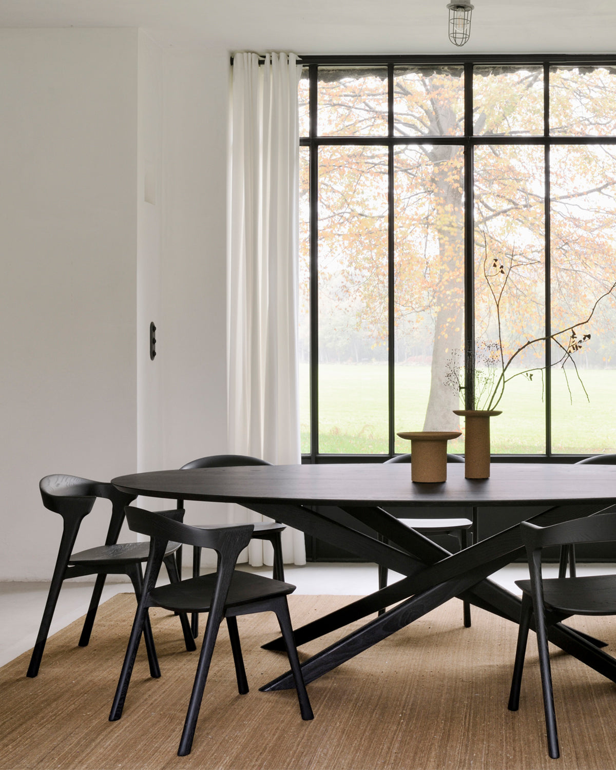 Mikado Dining Table Oval Black Oak – SOBU