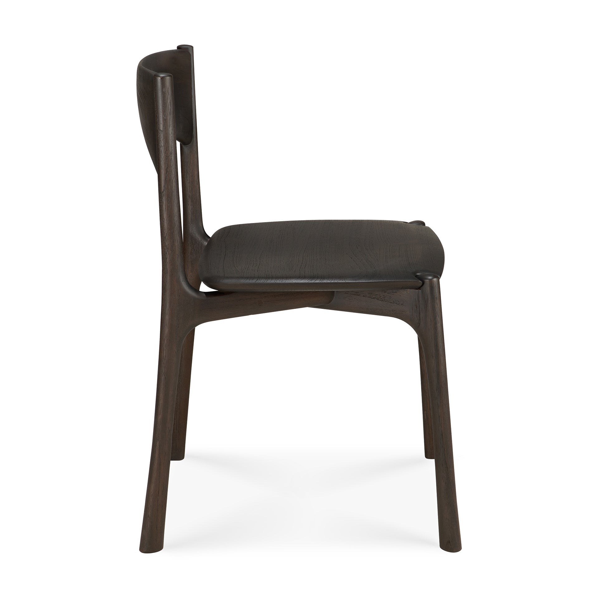 Side view of the PI Dining Chair - Teak Dark Brown by Ethnicraft, featuring a curved backrest, cushioned seat in solid teak with a dark brown finish, and showcasing smooth lines and minimalist design.