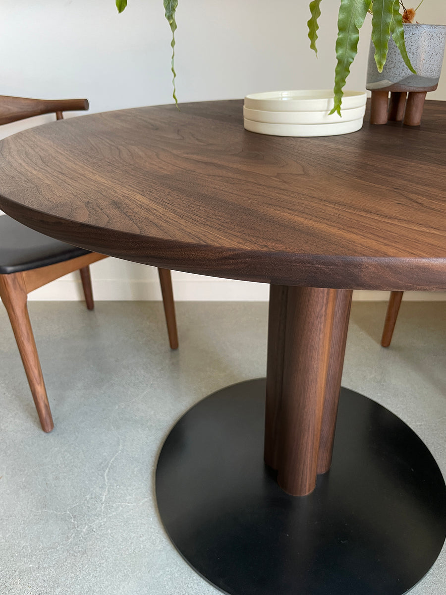 Posta Dining Table - Walnut