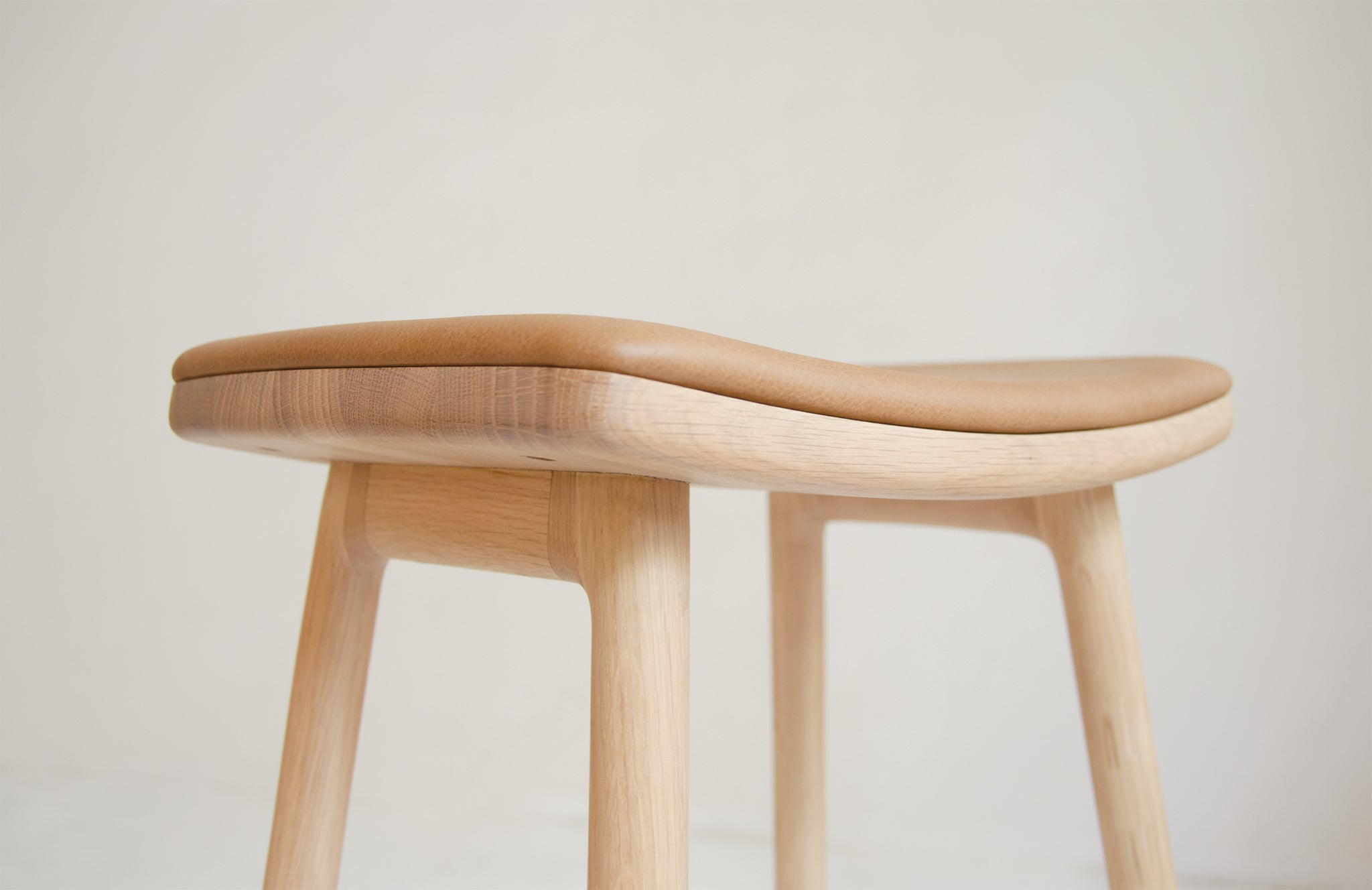 スツール ODD STOOL Odd Counter Stool | Leather – SOBU